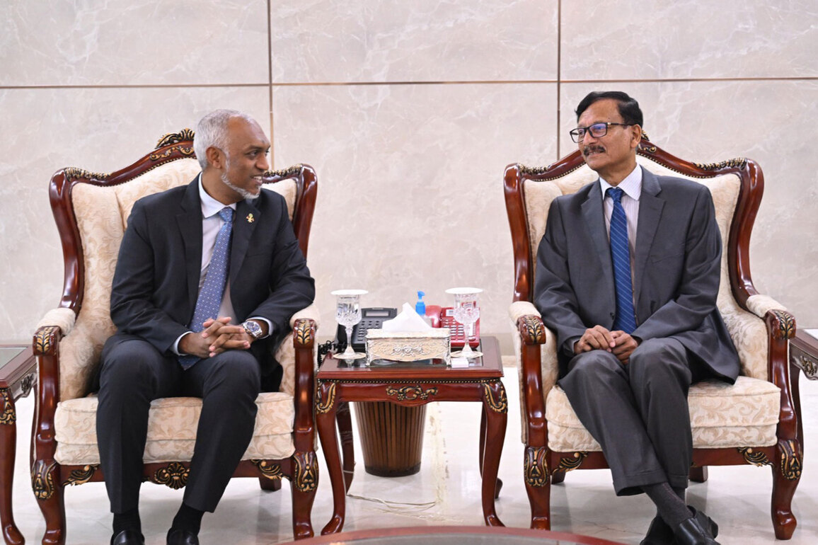 Maldives President arrives in Dhaka for swearing-in ceremony; BNP lawmakers to be sworn in after 15 years
