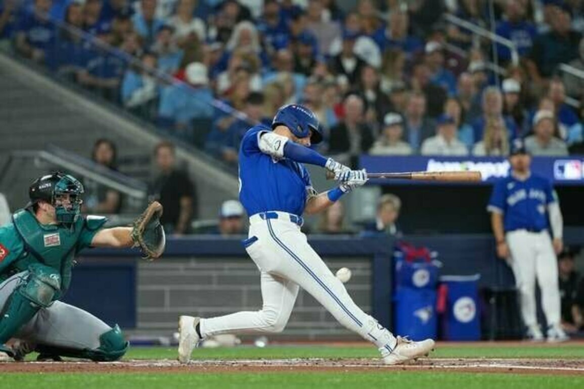 Jays OF Nathan Lukes (knee) expected to play in Game 2