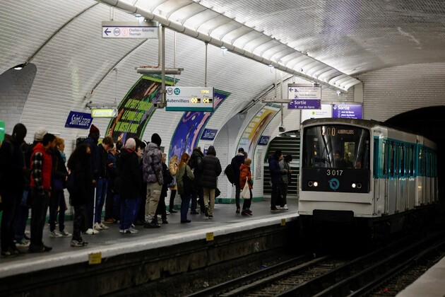 Three women stabbed at Paris metro stations, suspect arrested