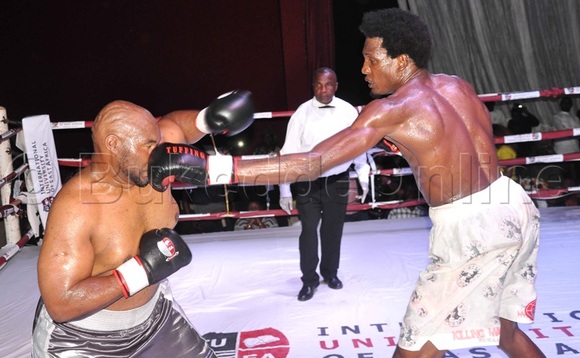 Kiwanuka ng'awumiza Dube . Ebifaananyi byonna bya Fred Kisekka Kiwanuka ng'awumiza Dube . Ebifaananyi byonna bya Fred Kisekka