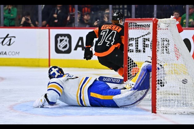 NHL roundup: Owen Tippett's hat trick lifts Flyers over Sabres