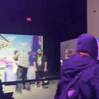 Man attempts to kiss streamer Emiru at San Diego TwitchCon