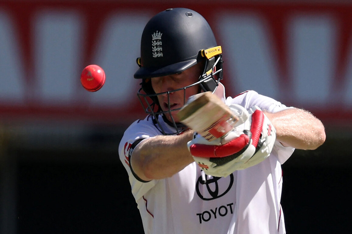 Ashes 2nd Test: Crawley-Root 93-run stand puts England at 98/2 after Starc's two wickets (Day 1, Tea)