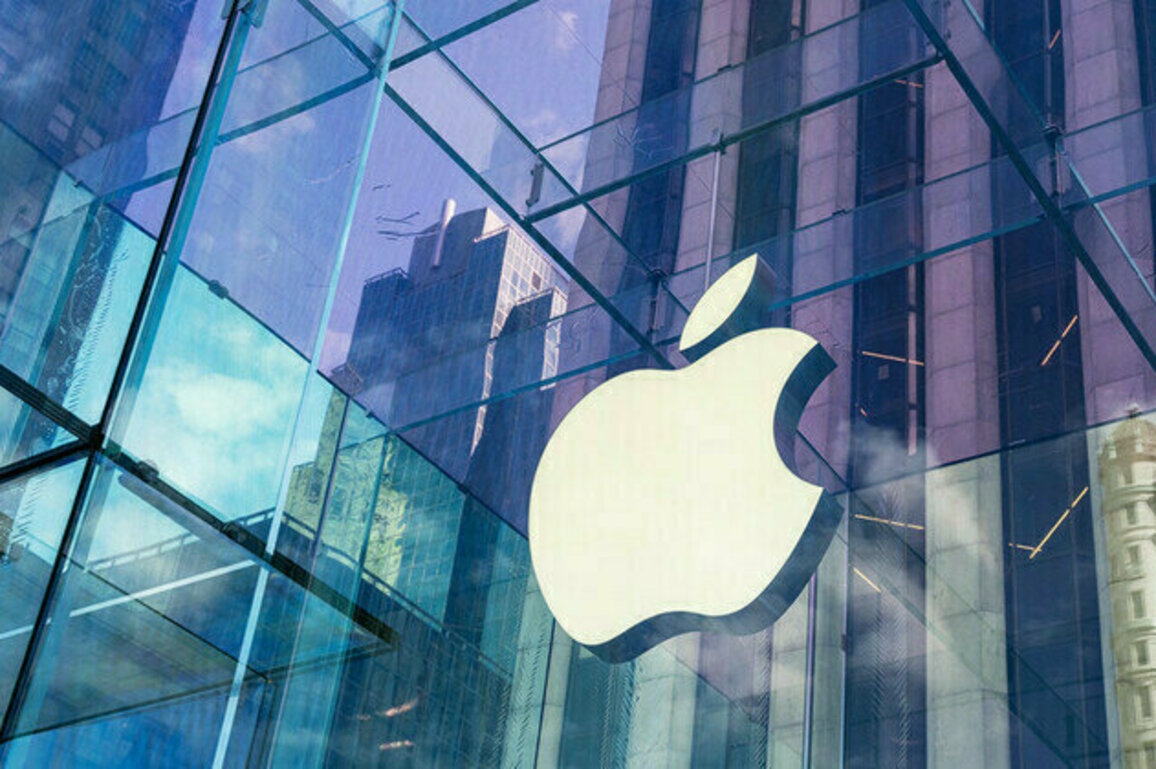 Apple slapped with $93,000 LGBTQ propaganda fine in Russia