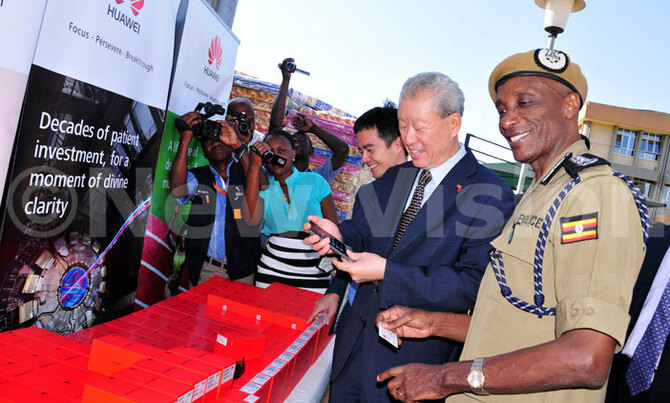 Chinese embassy donates to police Chinese embassy donates to police