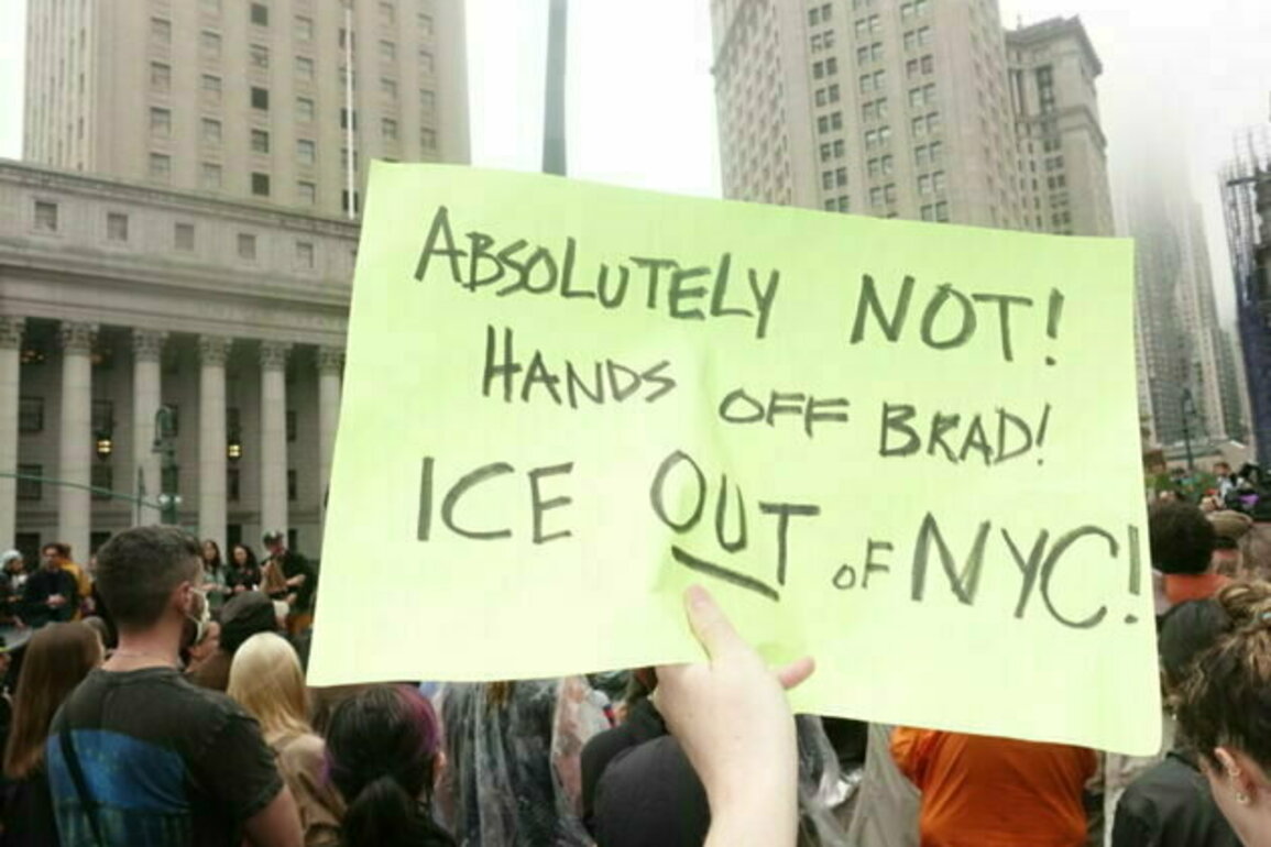NYC mayoral candidate Brad Lander released after viral ICE arrest