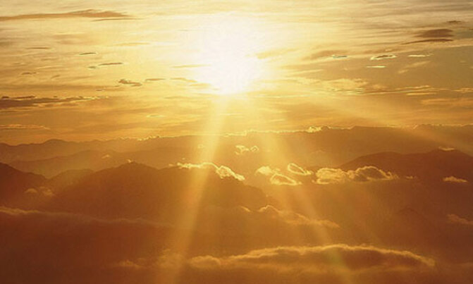 Sunlight 'keeps damaging skin' for hours later Sunlight 'keeps damaging skin' for hours later