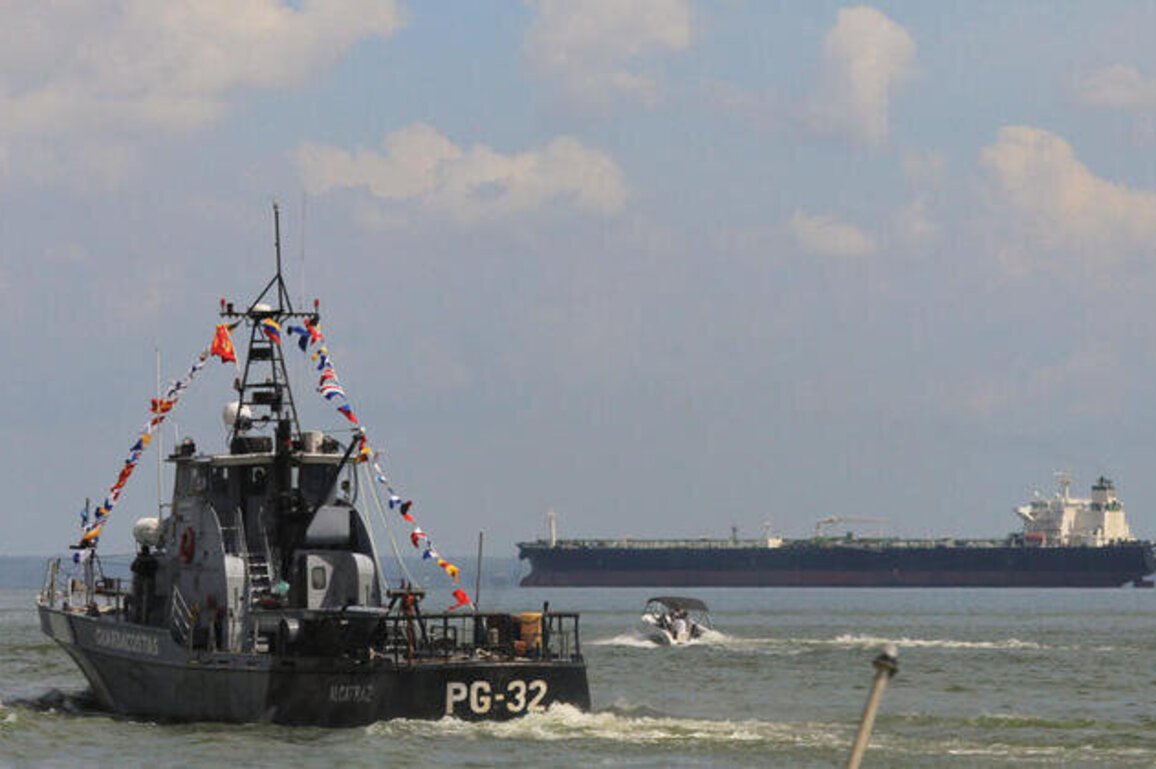 Venezuela claims US naval blockade is not affecting oil exports