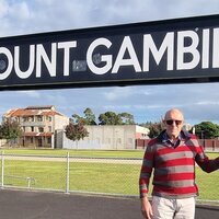 Mount Gambier locals hope for rail return following Qantas flight suspension