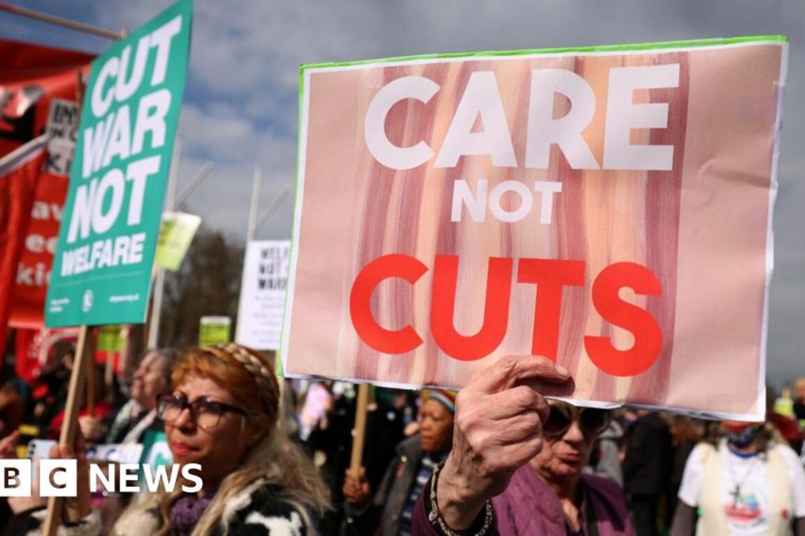 Labour MPs signal rebellion over benefits cuts