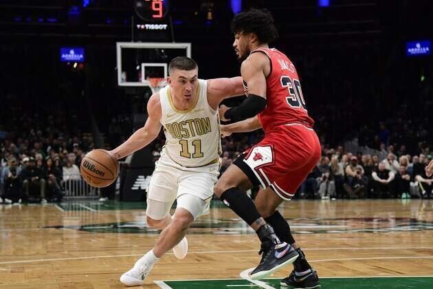 Anfernee Simons drops 8 threes to help Celtics tame Bulls