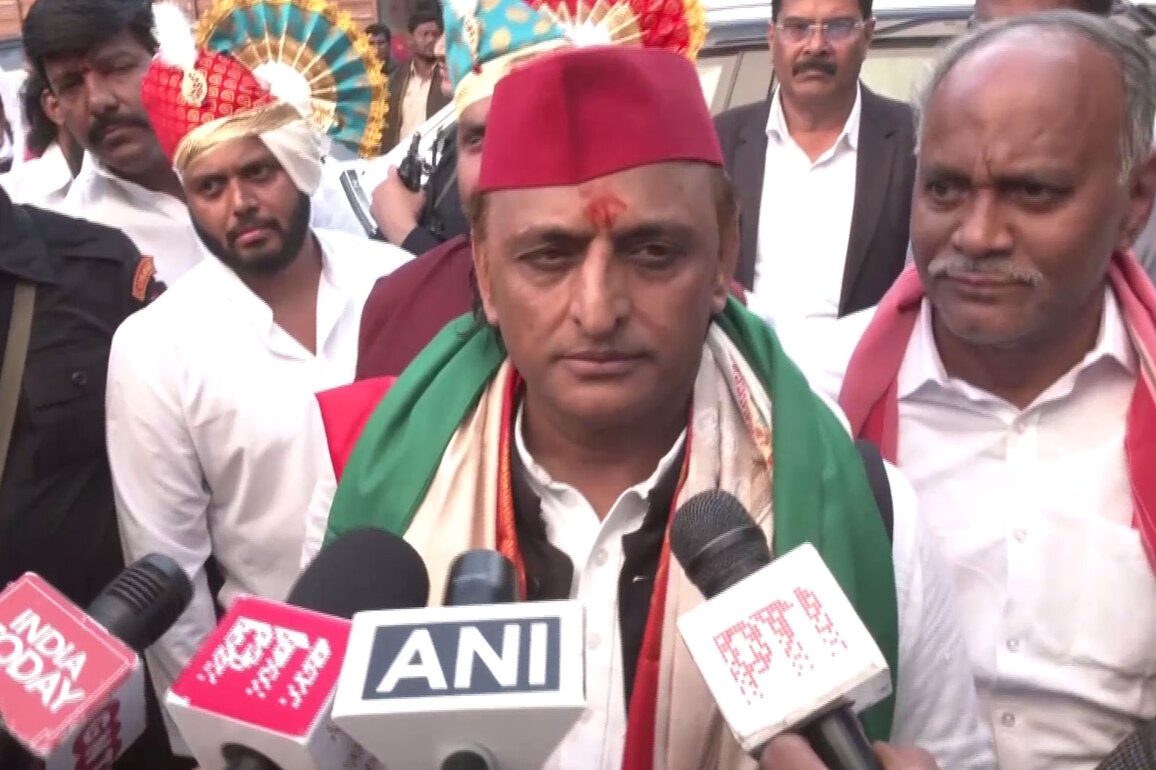Akhilesh alleges BJP-EC conspiracy to delete voter names in UP through SIR