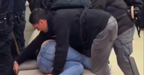 Detention of woman at San Francisco airport condemned by Democrats