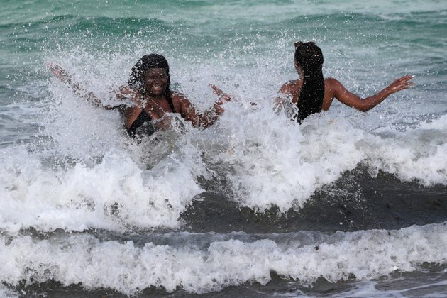 Florida, North Carolina Issue Hurricane Warnings