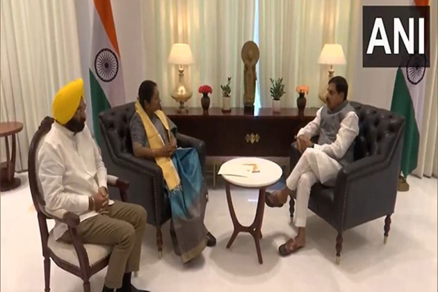 Madhya Pradesh CM Mohan Yadav meets Delhi CM Rekha Gupta in New Delhi