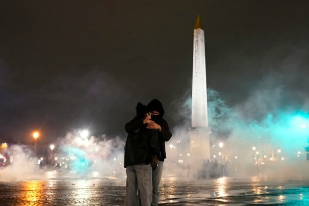 Paris Calm for Now, Garbage Still Piling Up