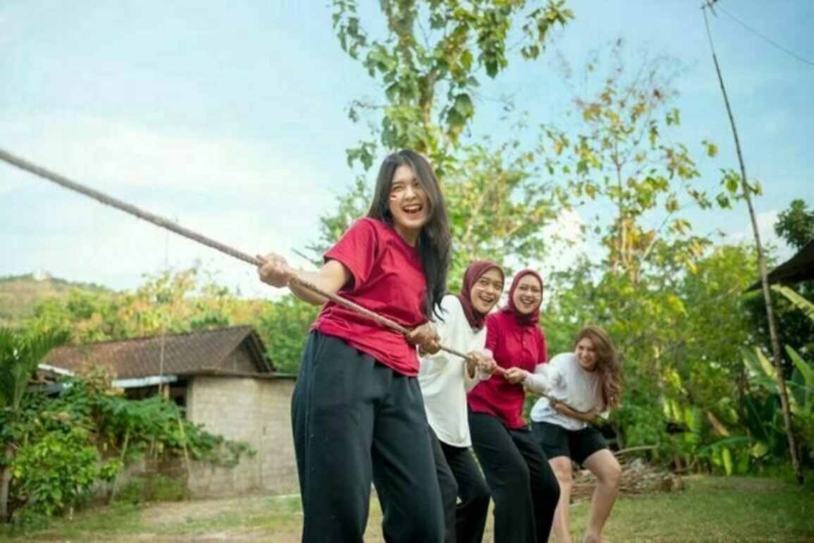 Riset: Bagaimana melibatkan perempuan muda secara bermakna dalam kegiatan pemberdayaan?