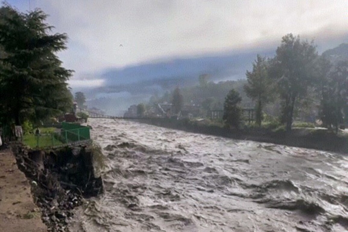 Himachal: Monsoon toll climbs to 355; 194 rain-related deaths