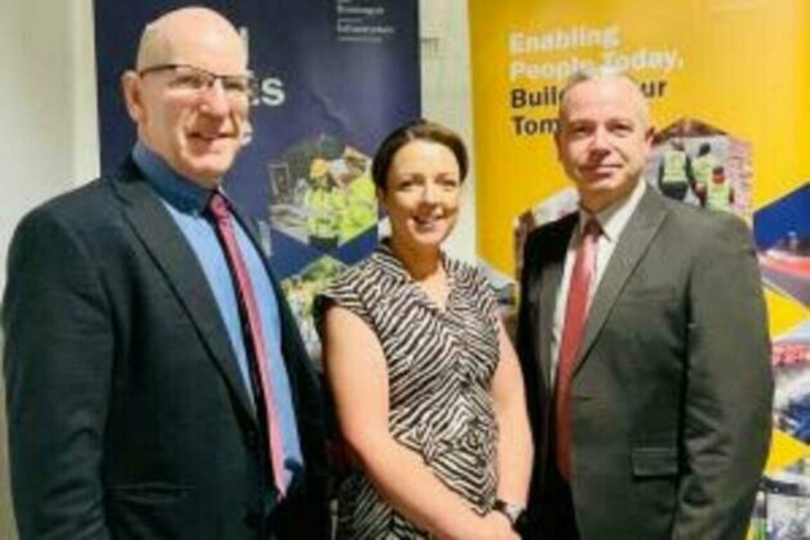 Minister meets Foras na Gaeilge