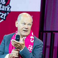 'Don't rush' to ban AfD - Scholz