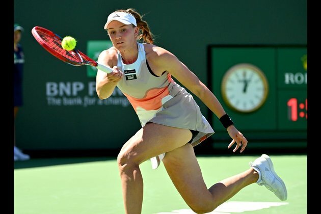 Iga Swiatek, Elena Rybakina advance to Indian Wells semis
