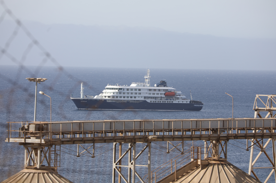 CAPE VERDE-PRAIA-DUTCH CRUISE SHIP-HEALTH CONCERNS