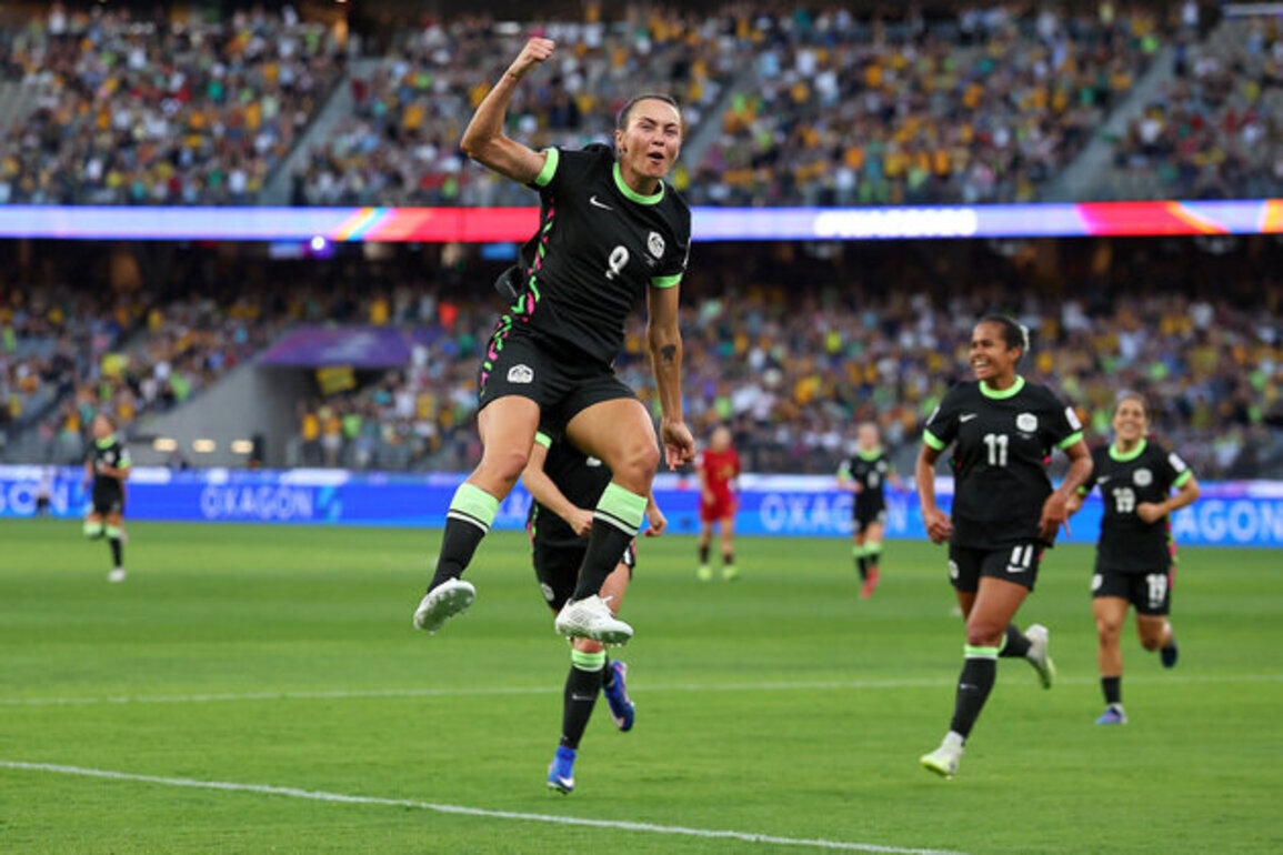 Australia beats China 2-1 in semifinals at AFC Women's Asian Cup