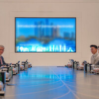 Saud bin Saqr receives Samsung Electronics delegation