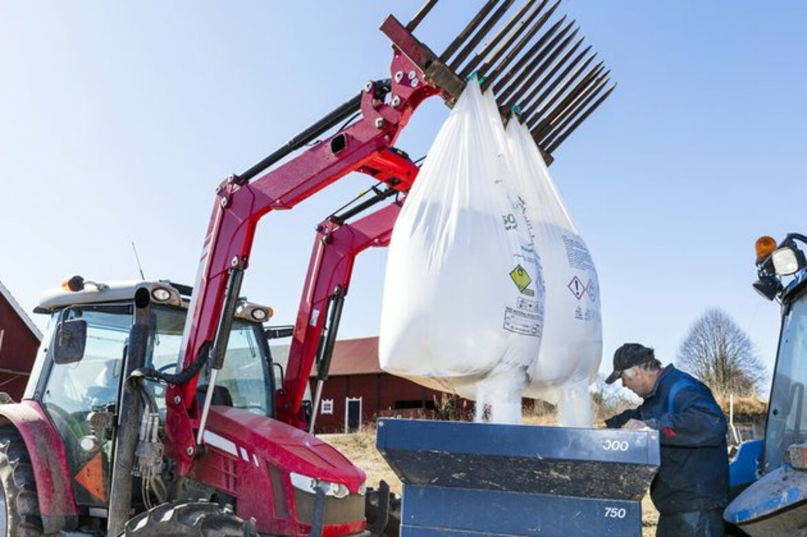 US paid Russians $174 million for fertilizers in March RIA