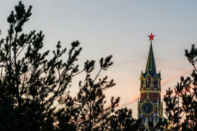 Russian stock market shrugs off new US sanctions risks