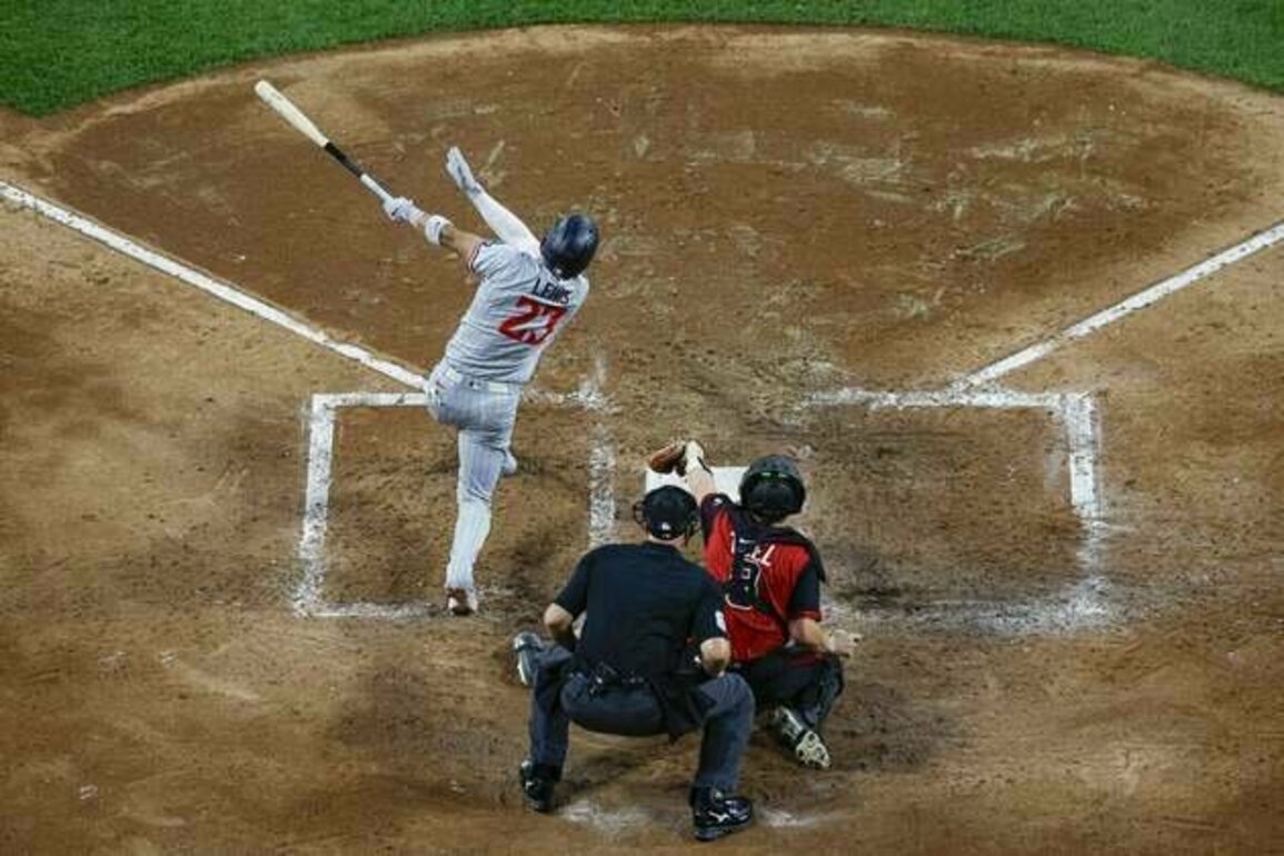 Royce Lewis' grand slam helps Twins outslug White Sox