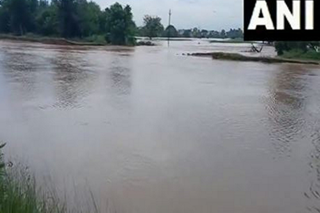National awardee teachers Association donate Rs 1.25 lakh for Punjab flood relief