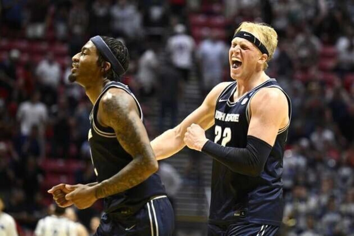 No. 9 Utah State outlasts No. 8 Villanova, advances to face Arizona