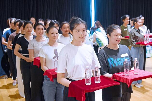 Hong Kong's "Little Dolphins" to shine at National Games