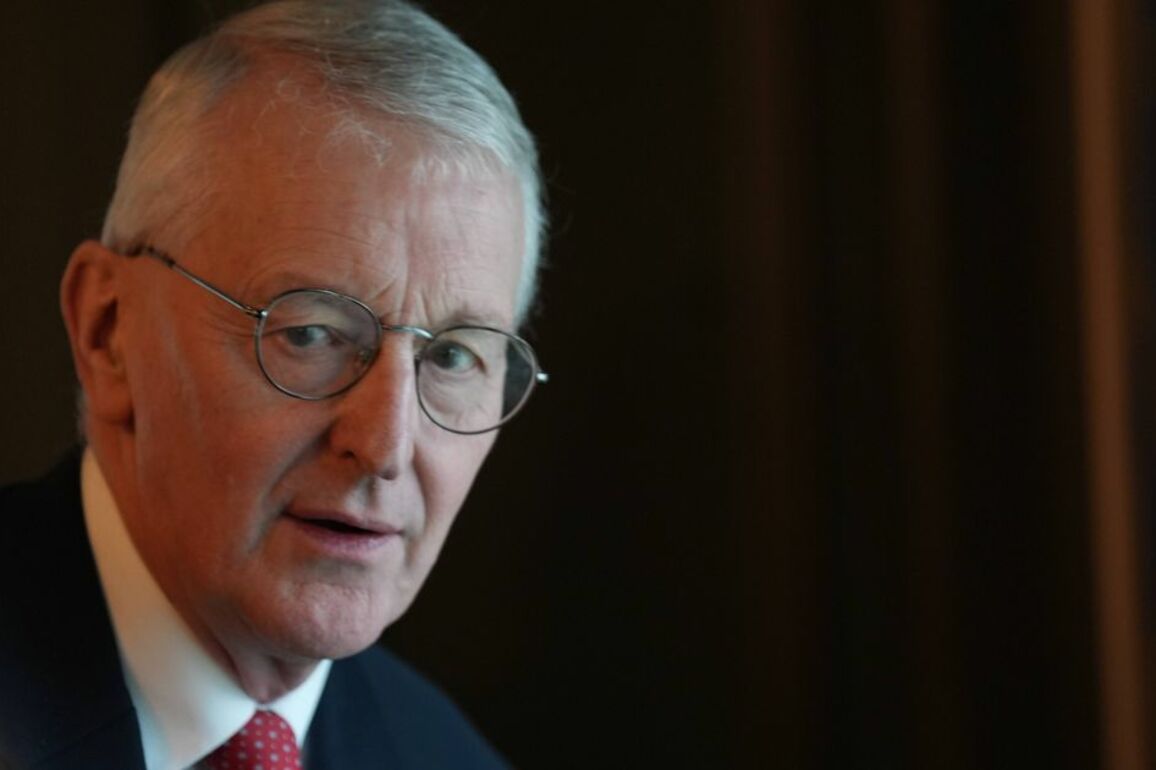Hilary Benn to discuss legacy issues with Simon Harris at Hillsborough Castle