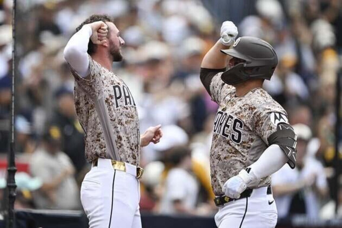 Padres complete sweep of Rockies in 3-HR effort