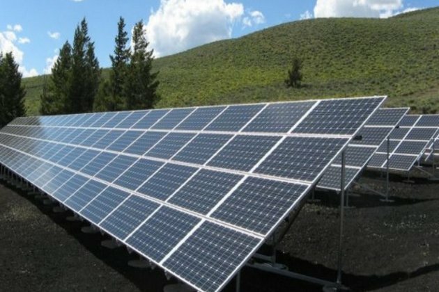 Method to desalinate water using solar energy