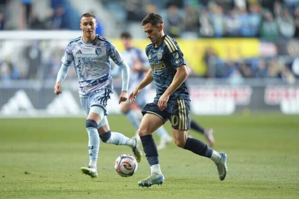 Quakes blank Union, off to best start in franchise history