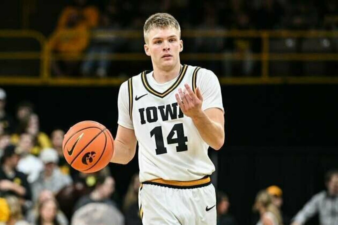 Iowa's Bennett Stirtz proving tireless as Xavier comes to town