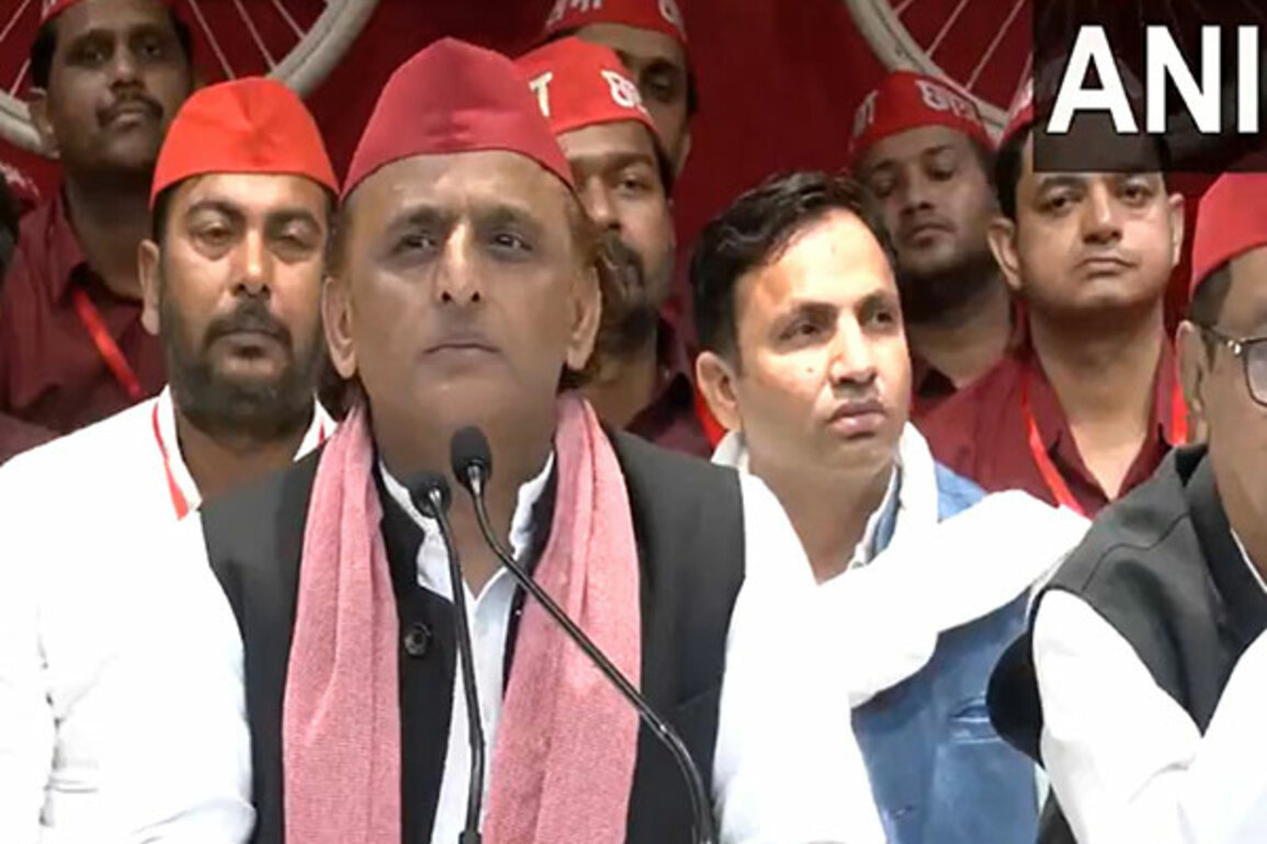 "Should not be turned into a political event" Akhilesh Yadav reaffirms SP support to govt