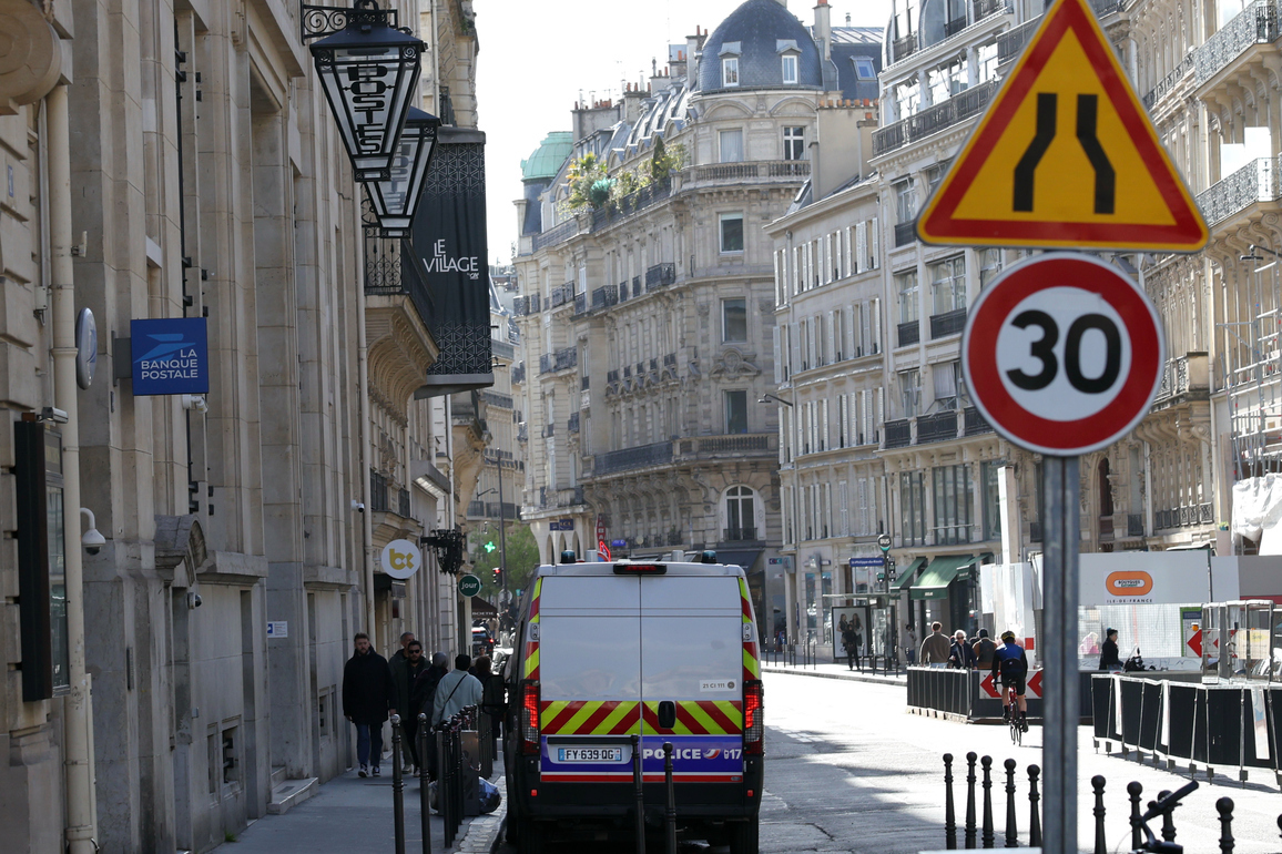 FRANCE-PARIS-BANK OF AMERICA-ATTEMPTED BOMB ATTACK