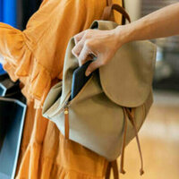 Britain leads Europe in mobile phone pickpocketing - data