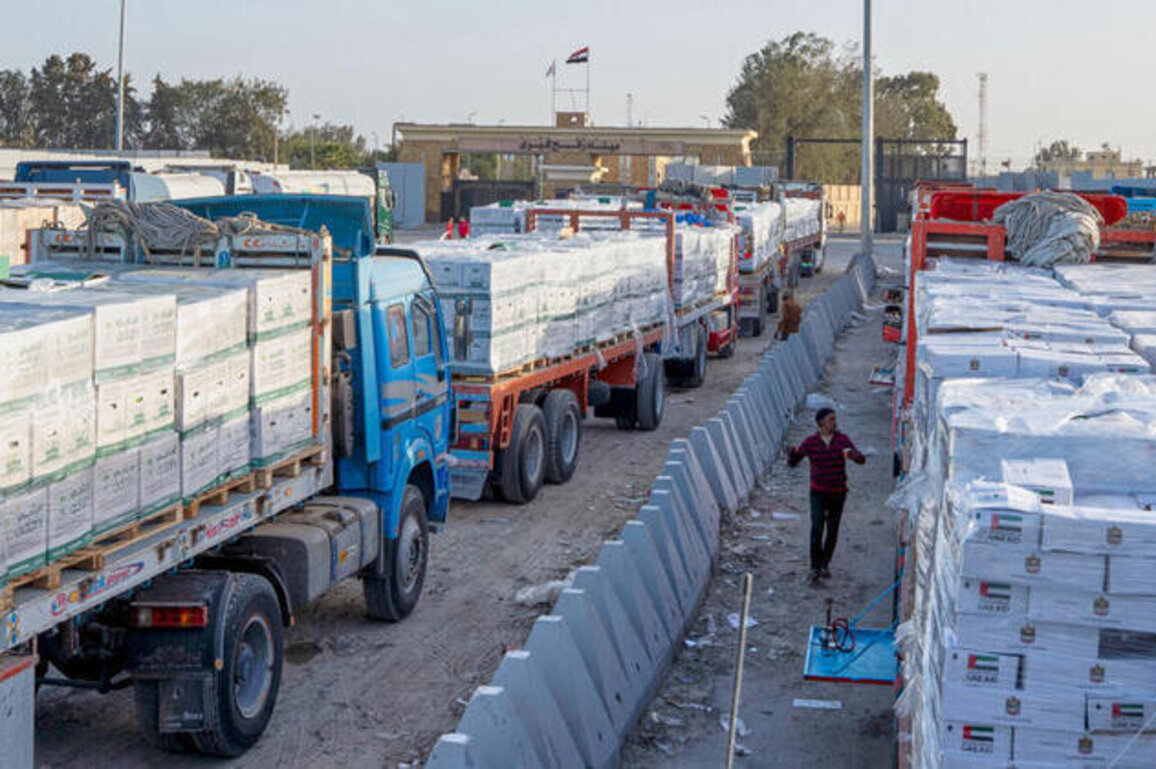 Gazas Rafah crossing reopens, first medical evacuees enter Egypt