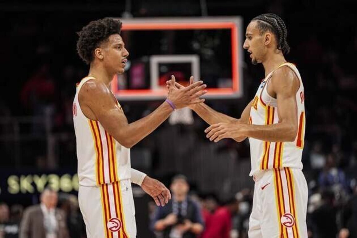 Ascending Hawks eager to welcome beleaguered Bucks