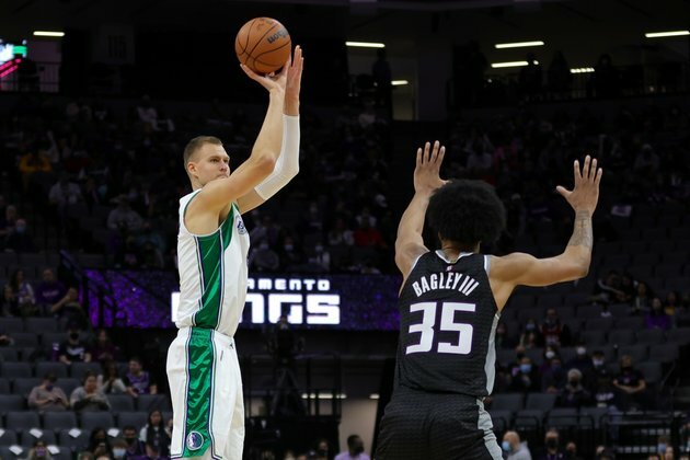 Riding strong defense, Mavs look to defeat Thunder again