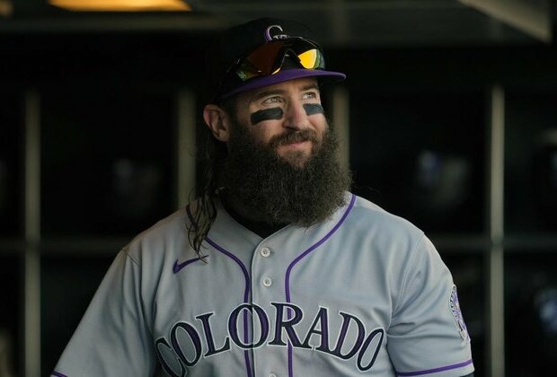 Rockies extend OF Charlie Blackmon through 2024