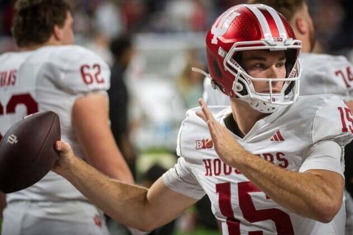 Indiana QB Fernando Mendoza wins program's first Heisman Trophy