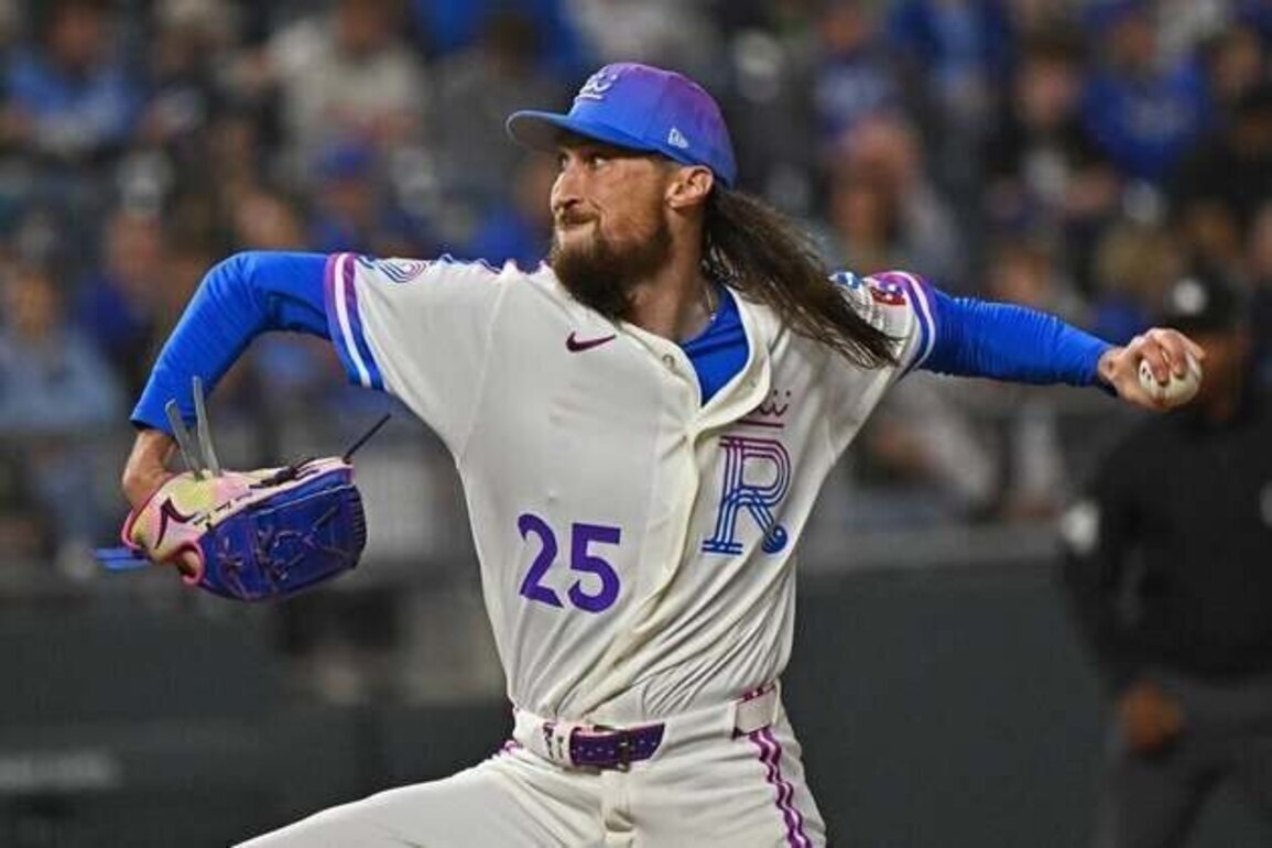 Royals place LHP Matt Strahm on IL, activate LHP Bailey Falter