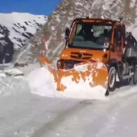J-K: Snow clearance ops in full swing in Poonch; traffic remains suspended due to fresh snowfall