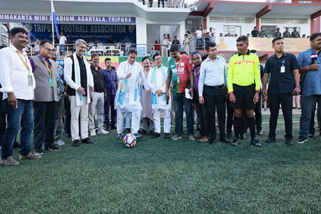 Tripura: CM attends legends clash between Mohun Bagan Super Giant and East Bengal